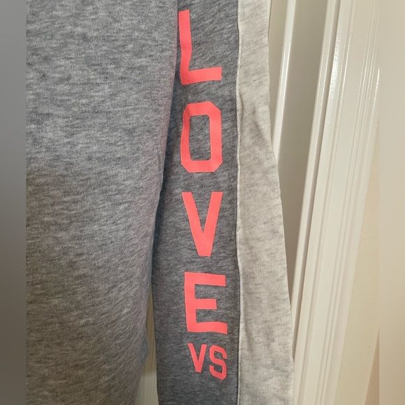 Victoria’s Secret long sleeve sweatshirt size Large in 2tone greys - Picture 6 of 7